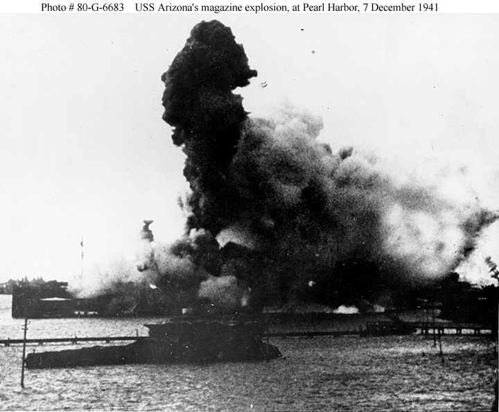 Arizonas_magazine_explosion-Pearl_Harbor.jpg